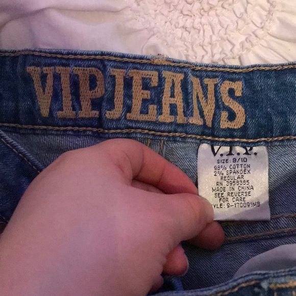 Shorts - Picture 9 of 10